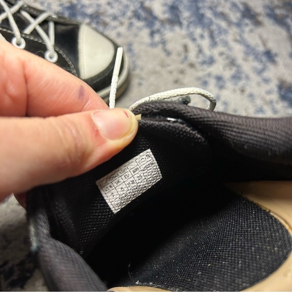 Crocs Black Karlson Lace-Up Gold Shoes Size 7 - Picture 10 of 11